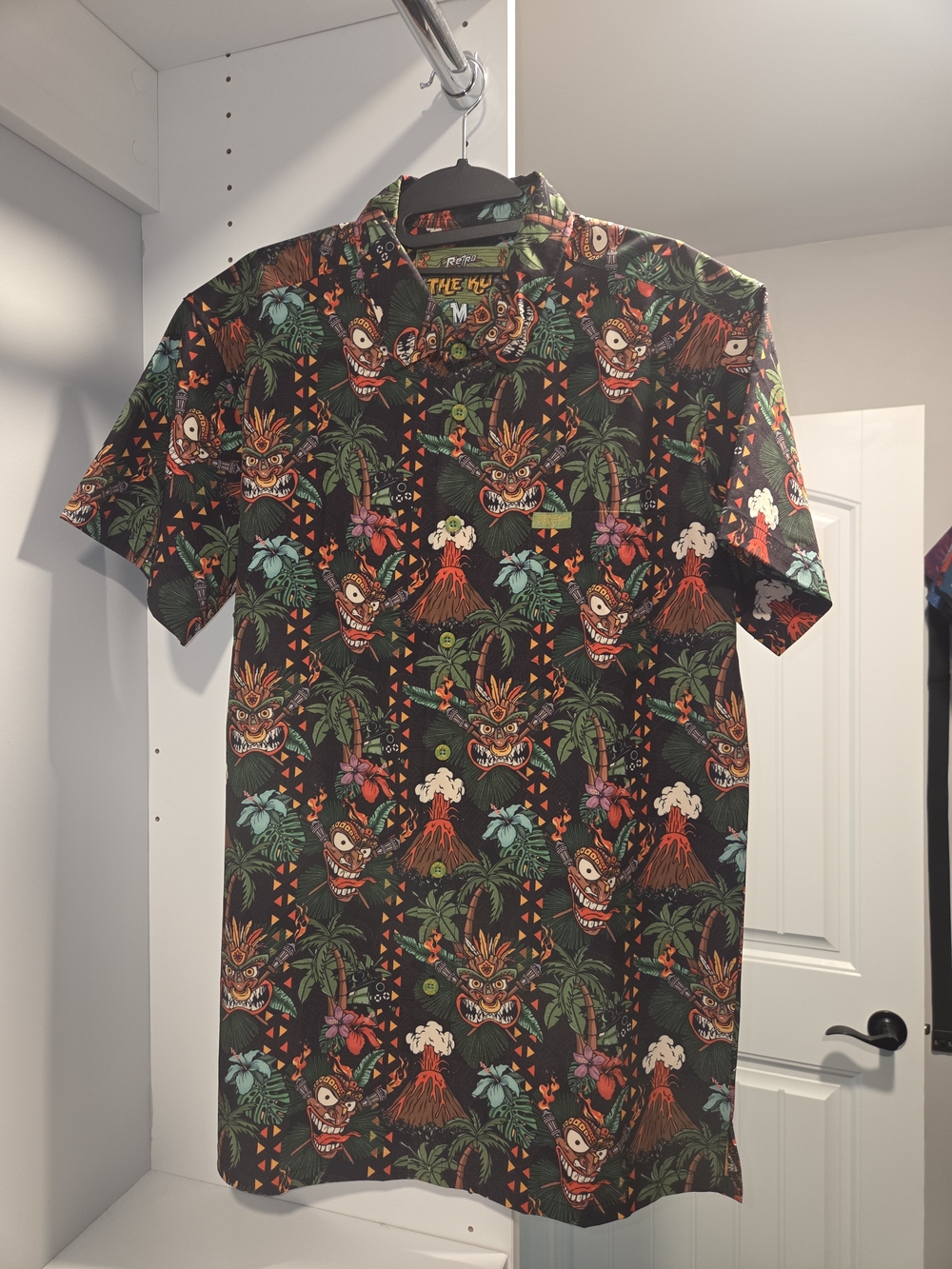 Tiki Pattern Short-Sleeve Button-Up Shirt - Black/Multicolor